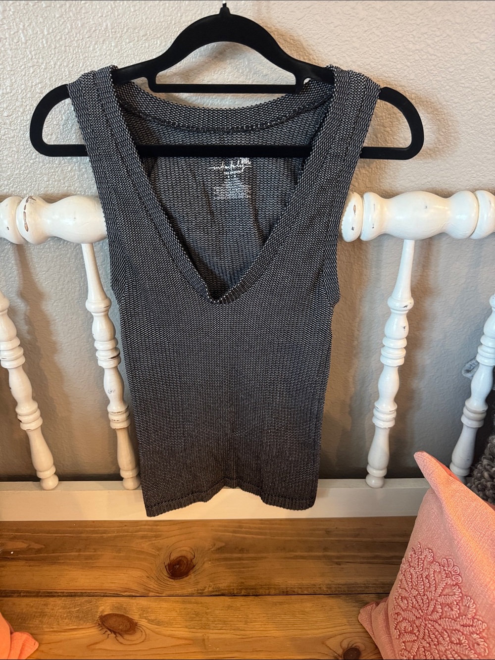 Intimately Free People EUC Women's V-Neck Knit Tank Top - Gray